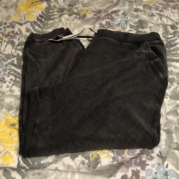 Aerie XXL Sweatpant in gray 100% cotton NWT 26” inseam elastic waist/cuffs - Picture 4 of 5